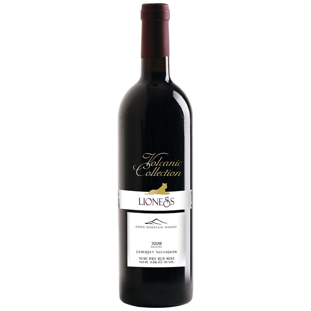 Volcanic Collection Lioness Semi Dry Red (750ml)